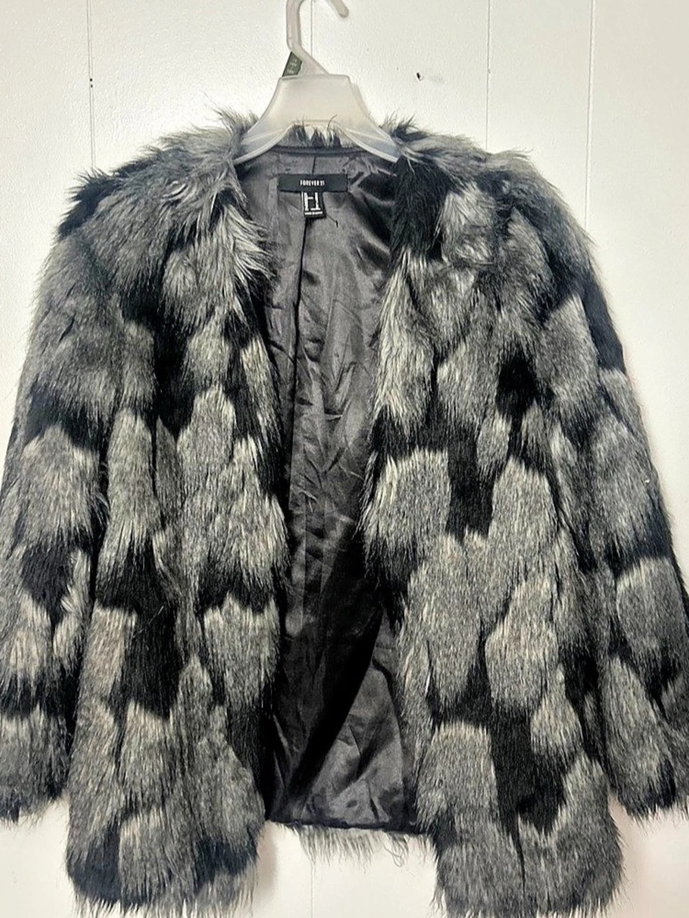 Forever 21 Faux Fur Animal Print Jacket Size Medium Like New